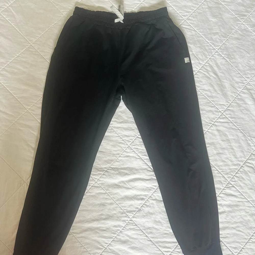 Vuori Black Joggers - Picture 7 of 7